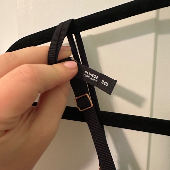 American Eagle Aerie Real Power Plunge Push Up Sunflower Lace Bra Black size 34B - Picture 4 of 5